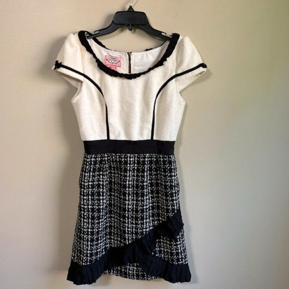 Phoebe‎ Couture size 6 dress